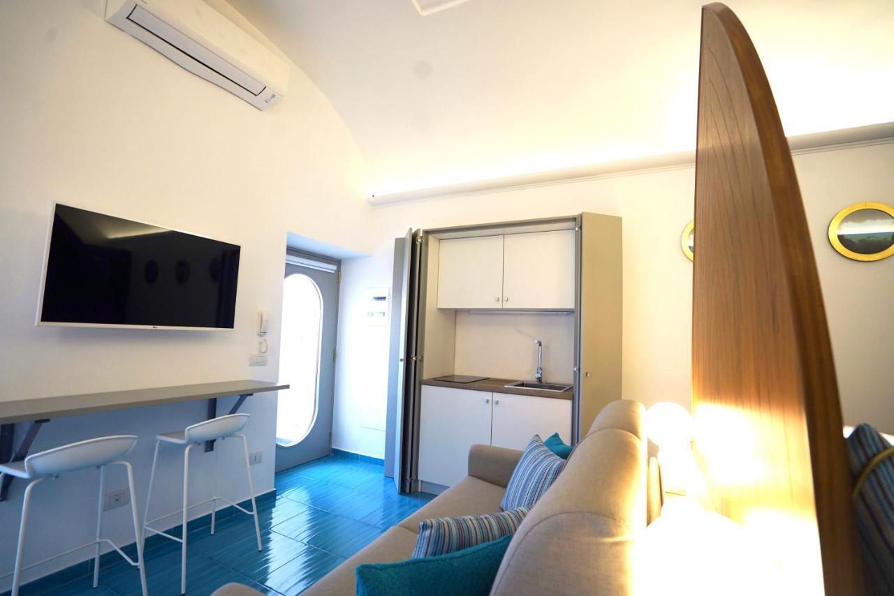 Grotta Verde Luxury Suite By Caprirooms ภายนอก รูปภาพ