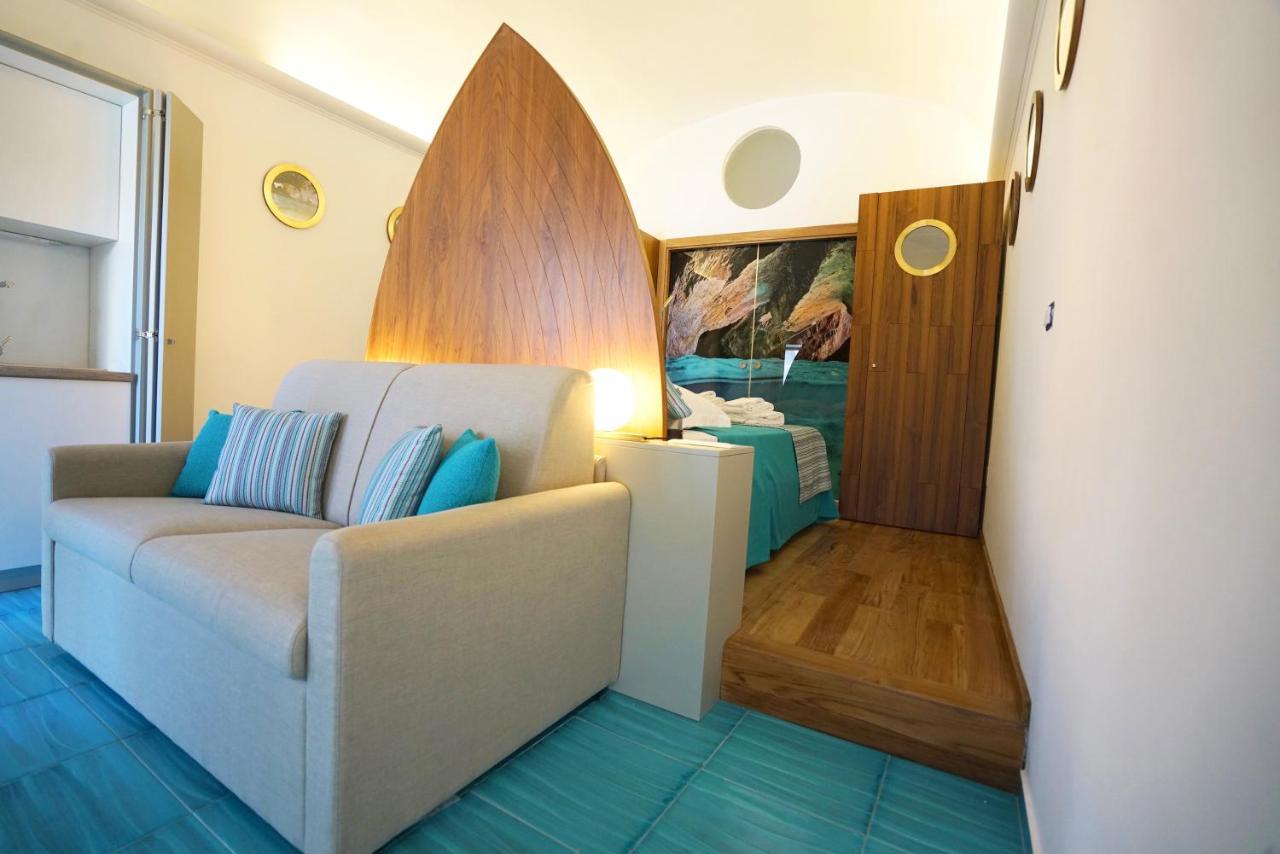 Grotta Verde Luxury Suite By Caprirooms ภายนอก รูปภาพ